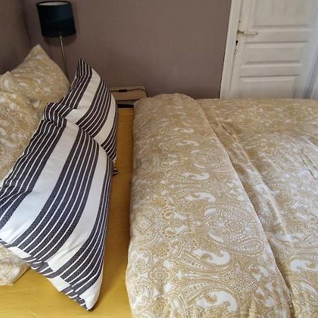 Chambre D'Hotes Abbatiale แบร์เนย์ ภายนอก รูปภาพ